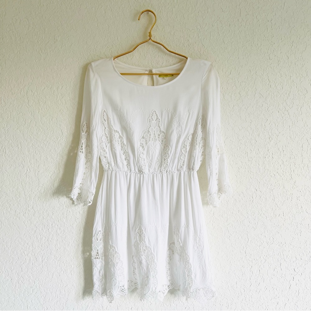 Gianni Bini Embroidered Flowy Dress 🤍